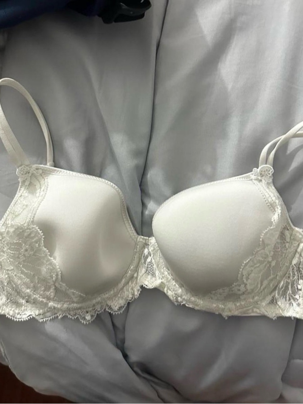 White lace Simone Perele bra with adjustable straps